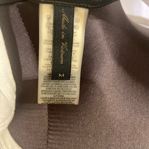 BCBG MaxAzria sleeveless white top size M - Picture 4 of 10